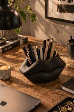 Dudak Form Masaüstü Organizer – 3D Baskı PLA Kalemlik, Makyaj Fırçalık ve Gözlük Standı