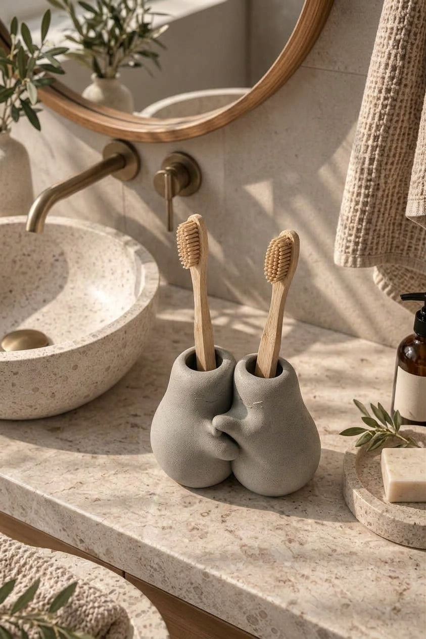 Hug Duo Sarılan Çift Diş Fırçalık – 3D Baskı PLA Banyo Organizeri 13×13 cm
