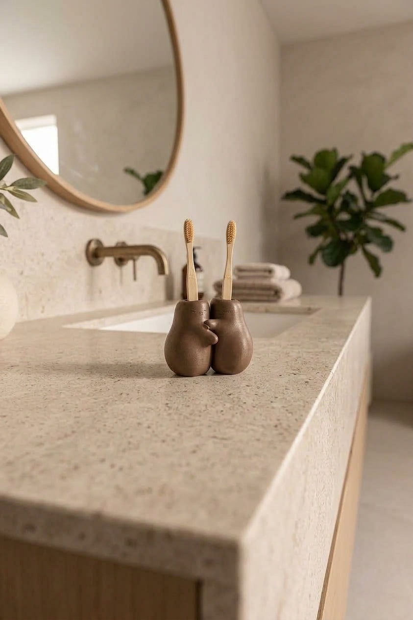 Hug Duo Sarılan Çift Diş Fırçalık – 3D Baskı PLA Banyo Organizeri 13×13 cm