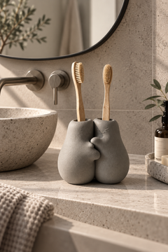 Hug Duo Sarılan Çift Diş Fırçalık – 3D Baskı PLA Banyo Organizeri 13×13 cm