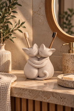 Sarılmış Kediler Figürlü Diş Fırçalığı – Çift Hazneli Banyo Organizeri 13×13 cm
