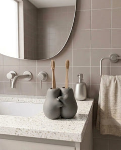 Hug Duo Sarılan Çift Diş Fırçalık – 3D Baskı PLA Banyo Organizeri 13×13 cm